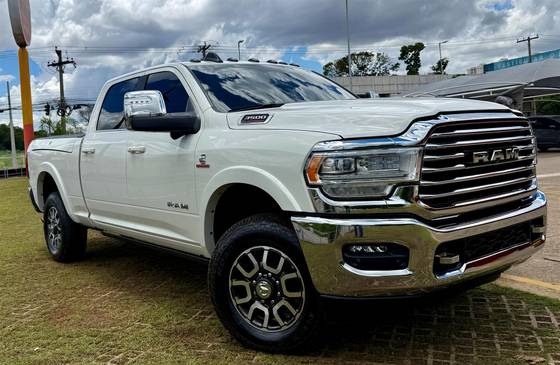 RAM 3500 6.7 I6 TURBO DIESEL LIMITED LONGHORN CD 4X4  AUTOMÁTICO